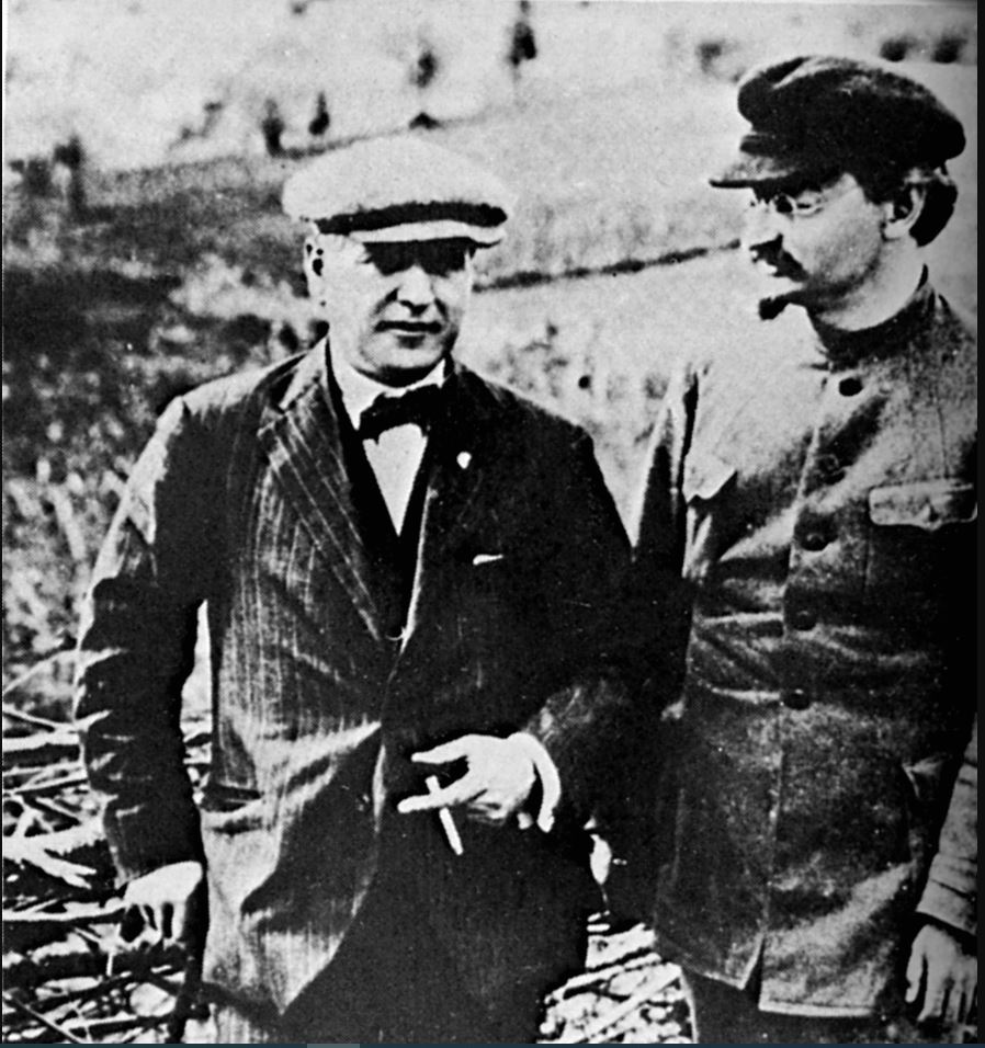 TROSKY Y rAIKOVSKY.JPG