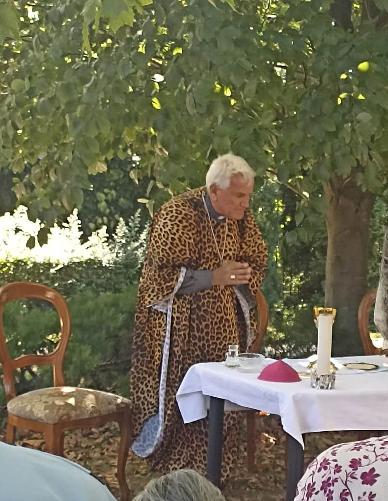 ARZOBISPO DE ITALIA GOLDEN DAWN.jpg